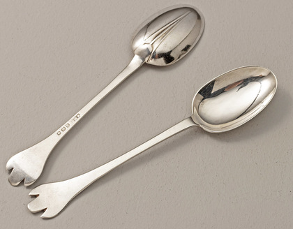 Sterling Silver Ribbed Rat Tail Trefid Teaspoons (Set of 12) - Haseler